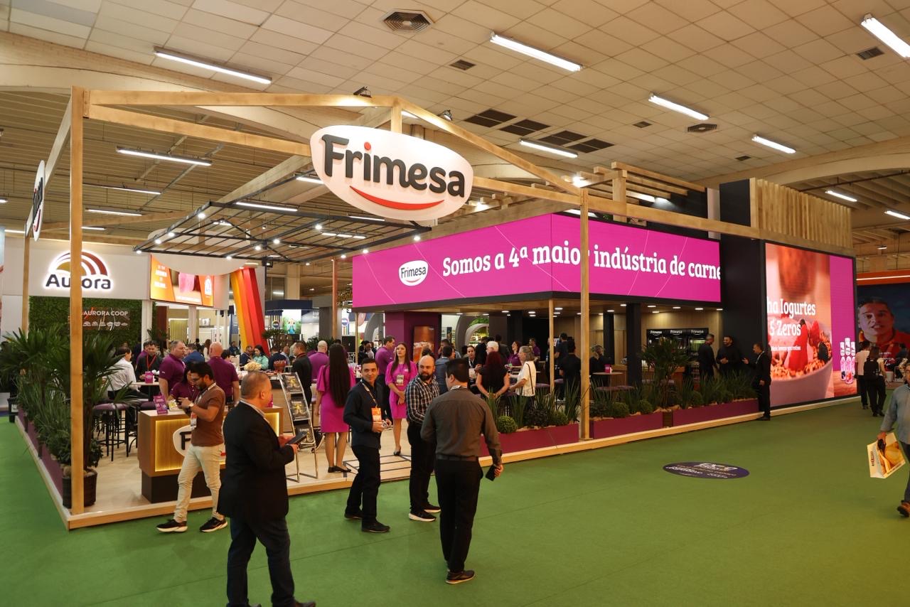 Frimesa marca presença na ExpoApras 26 com lançamento de produtos premium que inovam em proteína suína e versatilidade culinária
