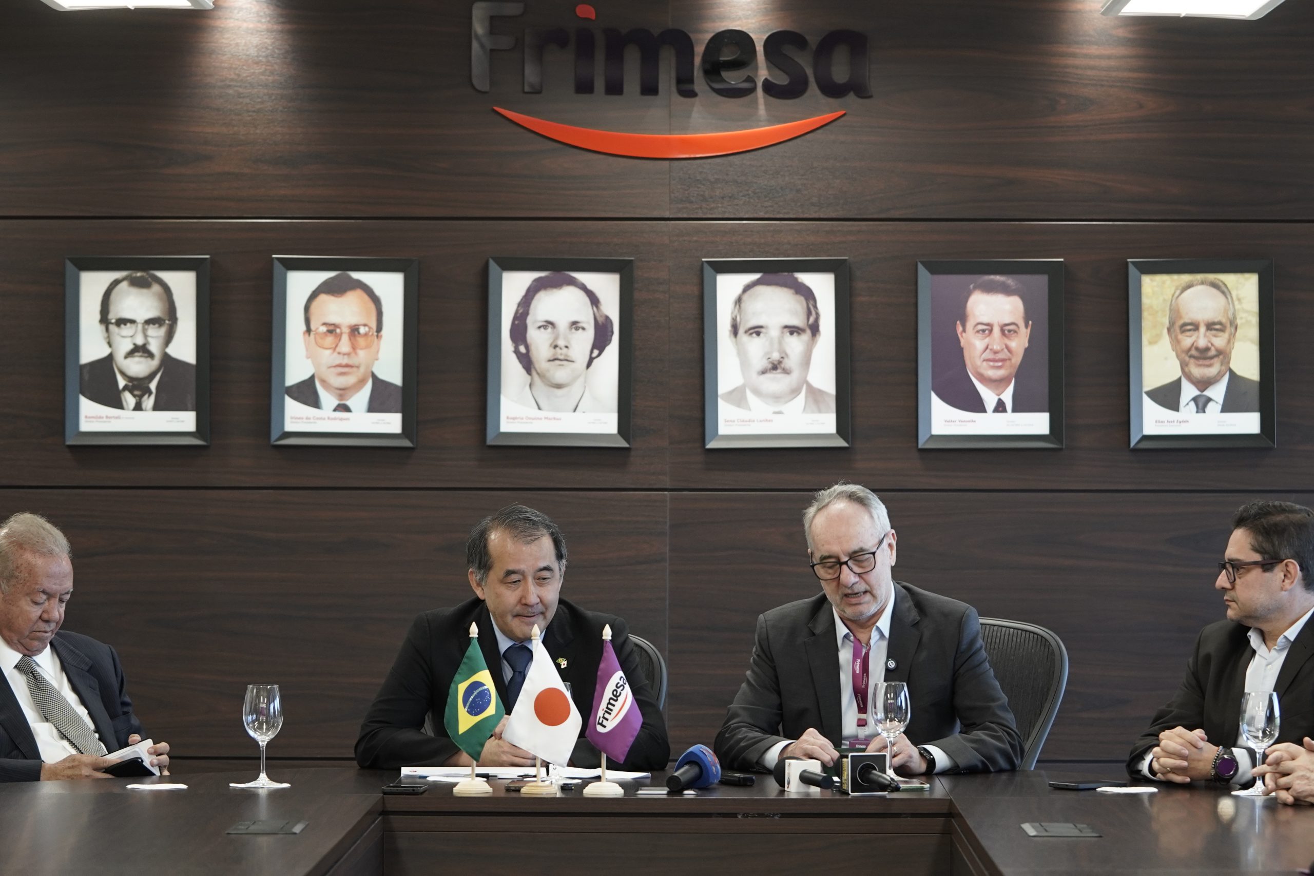 Frimesa recebe Embaixador do Japão para discutir cooperação e expansão comercial para agronegócio do Oeste do Paraná